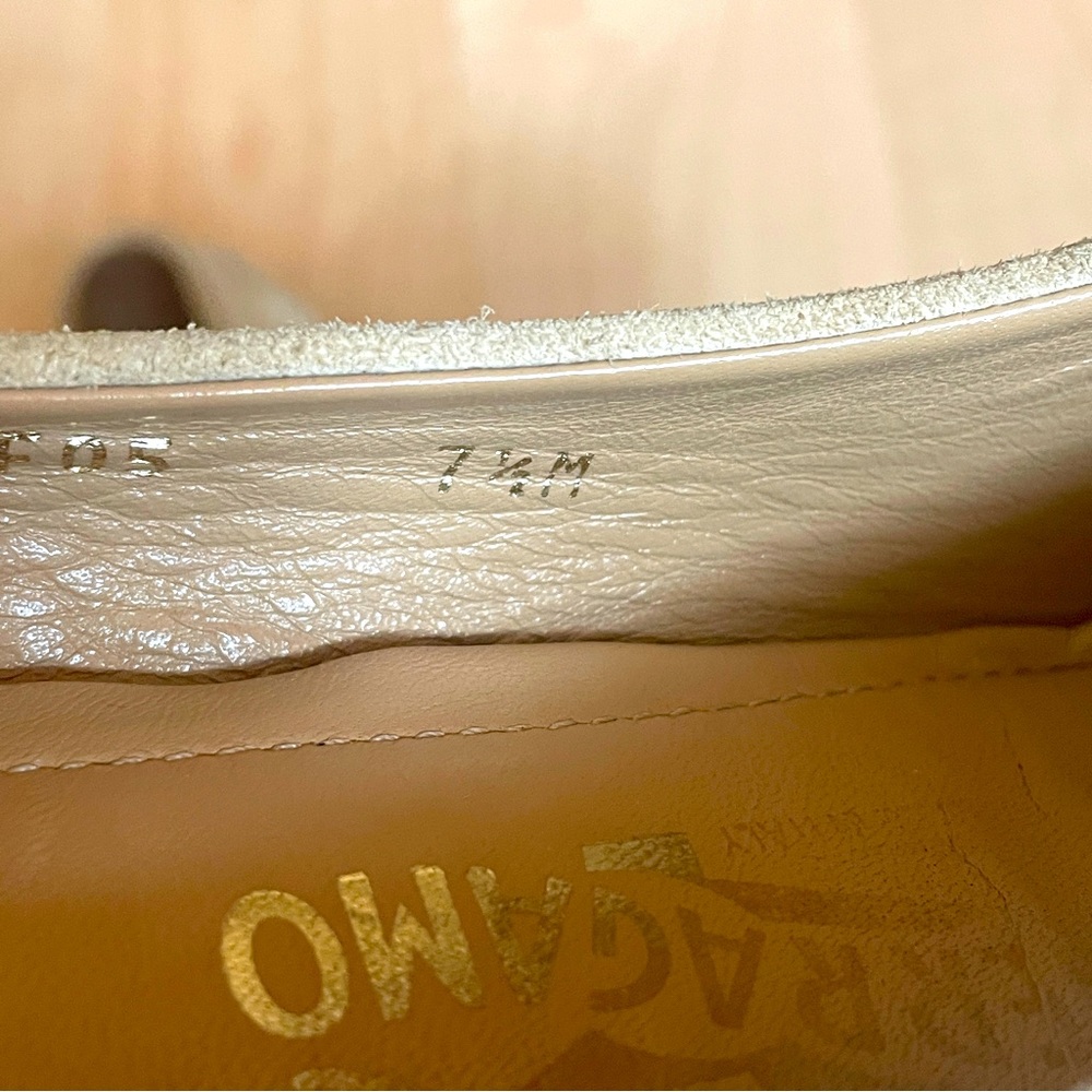 Salvatore Ferragamo beige suede ballet flats 7.5M - Picture 5 of 12